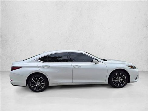 Used 2025 Lexus ES 350 w/ Premium Package FWD image 3