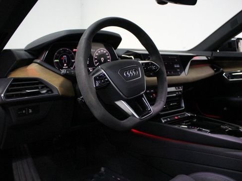 Used 2023 Audi e-tron GT Premium Plus image 6