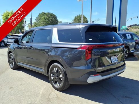 Used 2025 Kia Carnival LXS FWD image 4