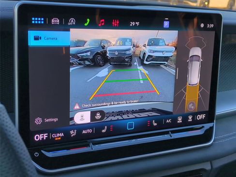 New 2026 Volkswagen Tiguan SE R-Line AWD/4WD image 11