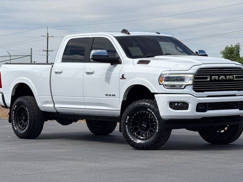 Used 2019 RAM 2500 Laramie AWD/4WD image 2