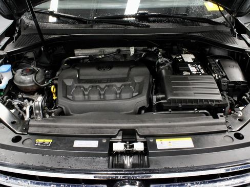Used 2024 Volkswagen Tiguan SE FWD image 17