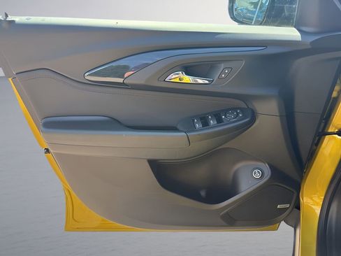 Used 2023 Chevrolet TrailBlazer RS w/ Sun and Liftgate Package FWD image 12