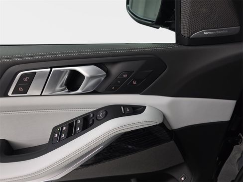 New 2026 BMW X5 xDrive50e w/ Executive Package image 27