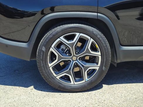 Used 2025 Rivian R1S Adventure AWD/4WD image 22