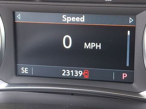 Used 2023 Chevrolet Traverse LT image 24