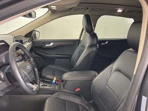 Used 2020 Ford Escape Titanium AWD/4WD image 15