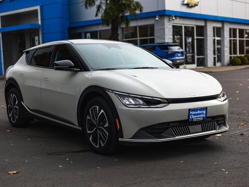 Used 2024 Kia EV6 Light image 26