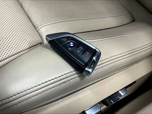 Used 2019 BMW 750i xDrive w/ Executive Package image 13