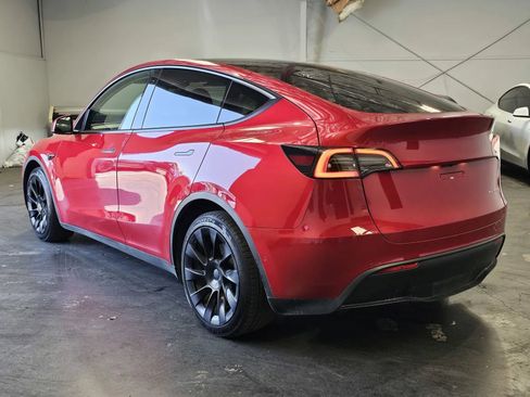 Used 2022 Tesla Model Y Long Range AWD/4WD image 2