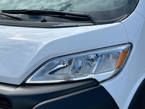 Used 2025 RAM ProMaster 2500 w/ Convenience Group image 11