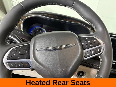 Used 2024 Chrysler Pacifica Limited FWD image 17