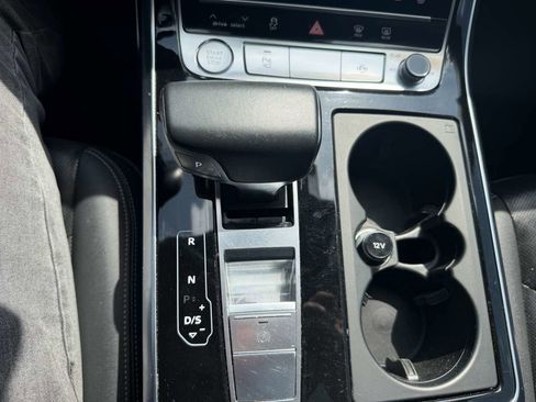 Used 2019 Audi Q8 Prestige image 32