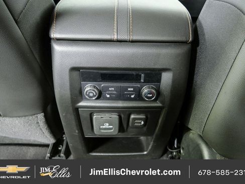 Used 2020 Chevrolet Traverse Premier AWD/4WD image 20