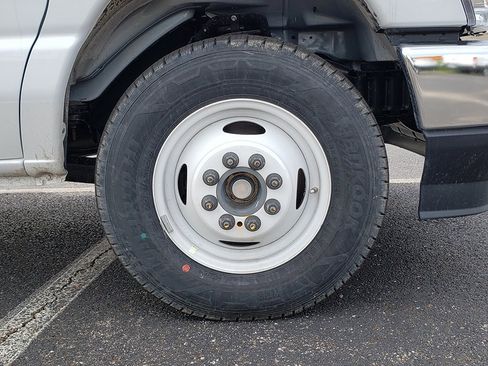 New 2026 Ford E-350 and Econoline 350 Super Duty w/ Power Equipment Group image 17