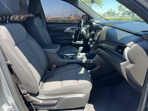 Used 2023 Chevrolet Traverse LT AWD/4WD image 36