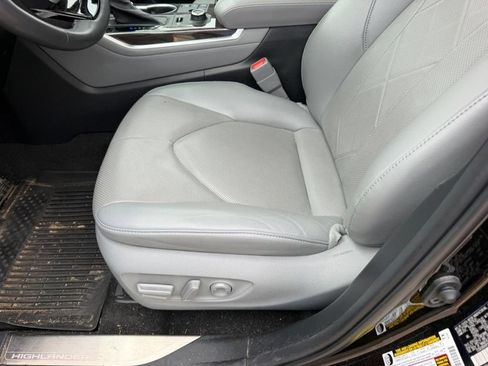 Used 2023 Toyota Highlander Platinum AWD/4WD image 22