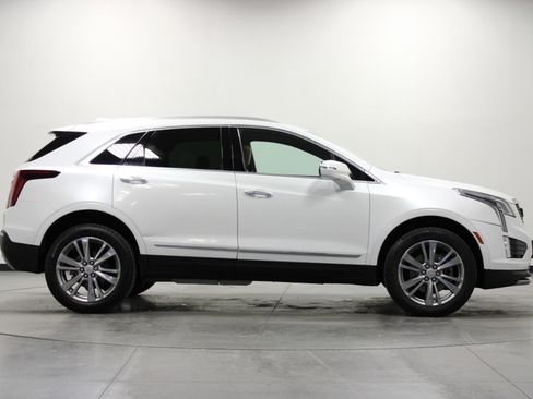 Used 2023 Cadillac XT5 Premium Luxury image 3