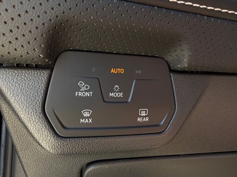 Used 2024 Volkswagen Atlas Cross Sport SEL Premium R-Line AWD/4WD image 22