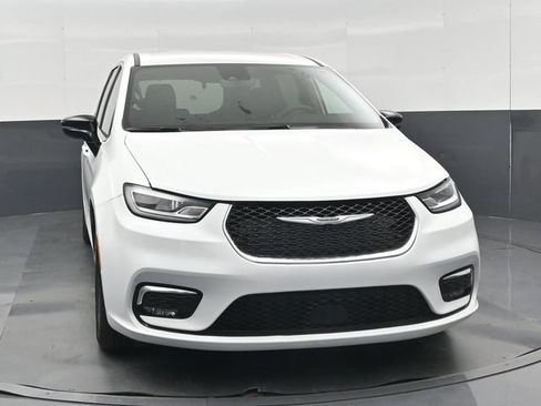 Used 2026 Chrysler Pacifica Select FWD image 32