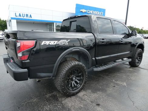 Used 2021 Nissan Titan PRO-4X w/ Pro-4x Convenience Package AWD/4WD image 4