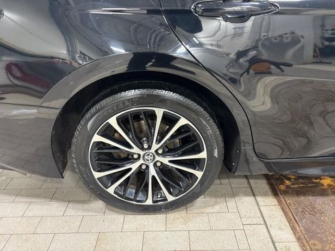 Used 2018 Toyota Camry SE w/ Moonroof Package image 20