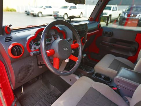 Used 2010 Jeep Wrangler Unlimited Sport AWD/4WD image 4