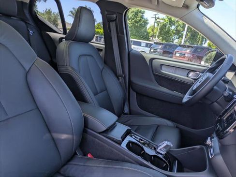 Used 2023 Volvo XC40 B5 Plus w/ Driver Assist Package image 14