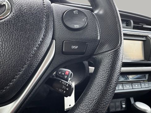 Used 2015 Toyota Corolla LE image 24