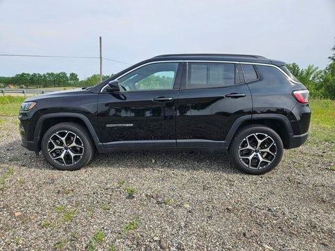 Used 2025 Jeep Compass Limited AWD/4WD image 4