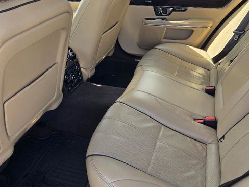 Used 2014 Jaguar XJ L Portfolio image 9