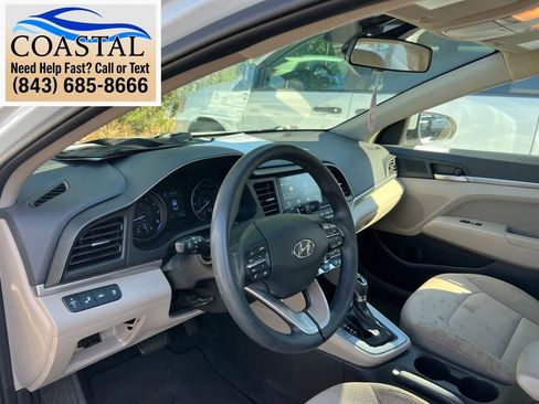 Used 2020 Hyundai Elantra SEL w/ Cargo Package (C1) FWD image 11