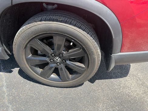 Certified 2025 Honda Pilot Black Edition image 11