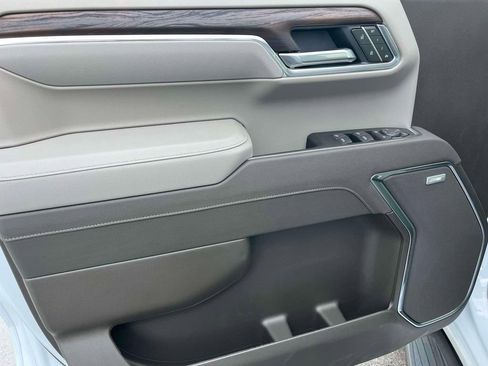 New 2026 GMC Sierra 1500 SLT w/ SLT Premium Package image 18