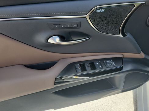 Used 2023 Lexus ES 350 w/ Premium Package image 18