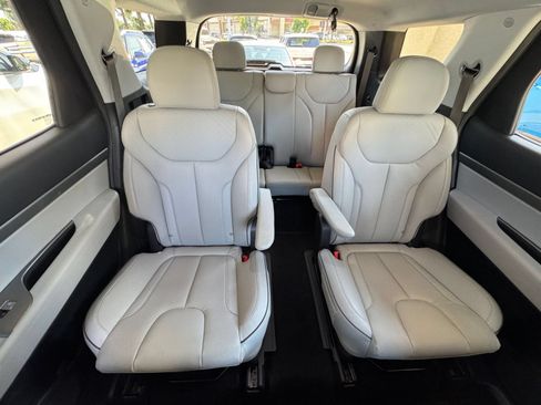 Used 2025 Hyundai Palisade SEL FWD image 42