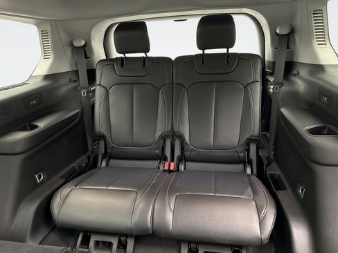 Used 2023 Jeep Grand Cherokee L Limited w/ Luxury Tech Group II image 18