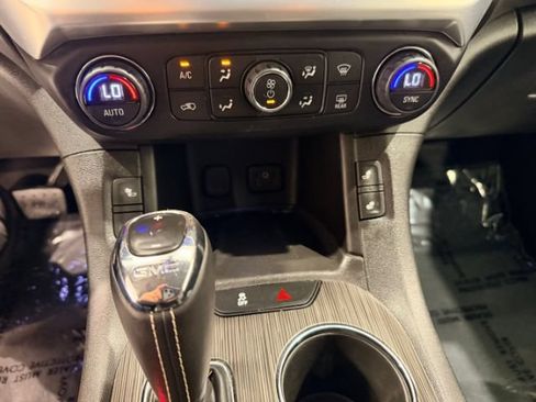 Used 2017 GMC Acadia SLT AWD/4WD image 44