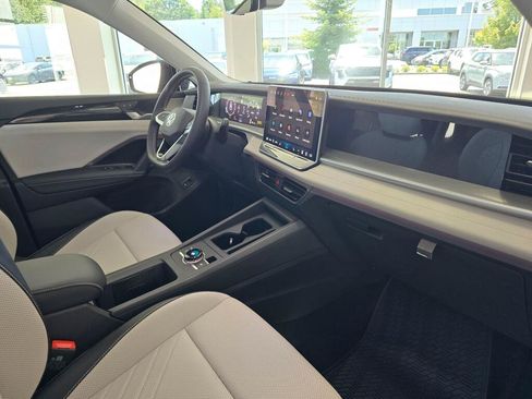 New 2026 Volkswagen Tiguan SE AWD/4WD image 43