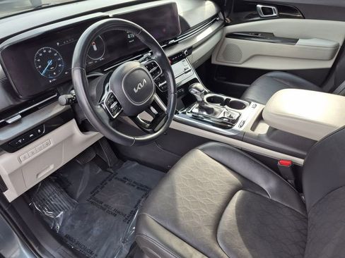 Certified 2023 Kia Carnival SX image 12