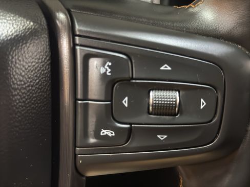 Used 2025 GMC Sierra 1500 AT4 w/ AT4 Premium Package AWD/4WD image 30