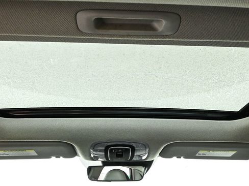 Used 2021 Hyundai Elantra Limited image 22