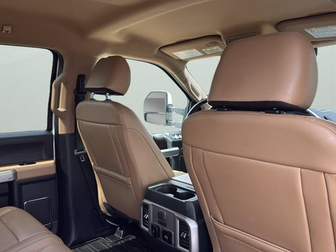 Certified 2022 Ford F350 Lariat AWD/4WD image 28