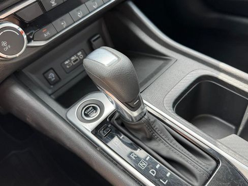 Used 2024 Nissan Sentra SV FWD image 21