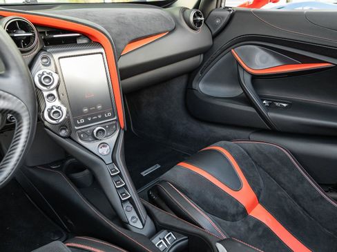 Used 2020 McLaren 720S Performance RWD image 26