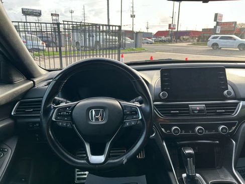Used 2018 Honda Accord Sport image 19
