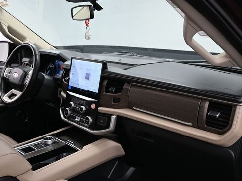 Used 2024 Ford Expedition Max Limited image 35