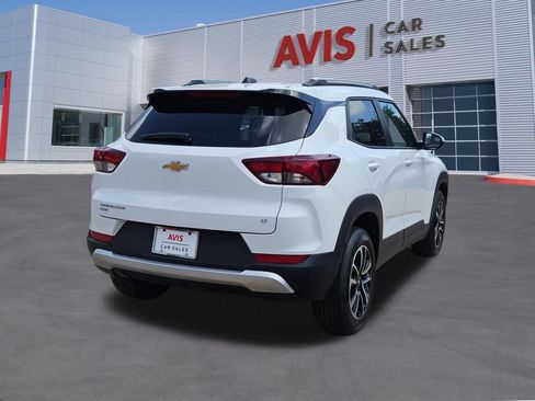 Used 2025 Chevrolet TrailBlazer LT AWD/4WD image 6