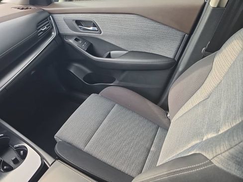 Certified 2023 Nissan Rogue SV FWD image 15
