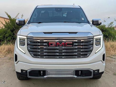 Used 2023 GMC Sierra 1500 Denali AWD/4WD image 9